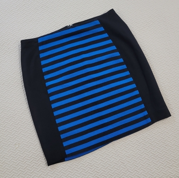NEW Ann Taylor Black and Blue Striped Skirt Size 4 P - Picture 8 of 13